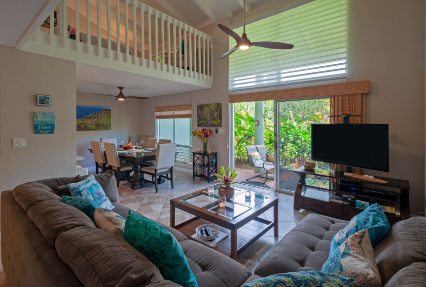 Updated 3br, pool, quiet location, walk to shoppingdining,, hike - Beach Vacation Rentals in Princeville, Hawaii on Beachhouse.com