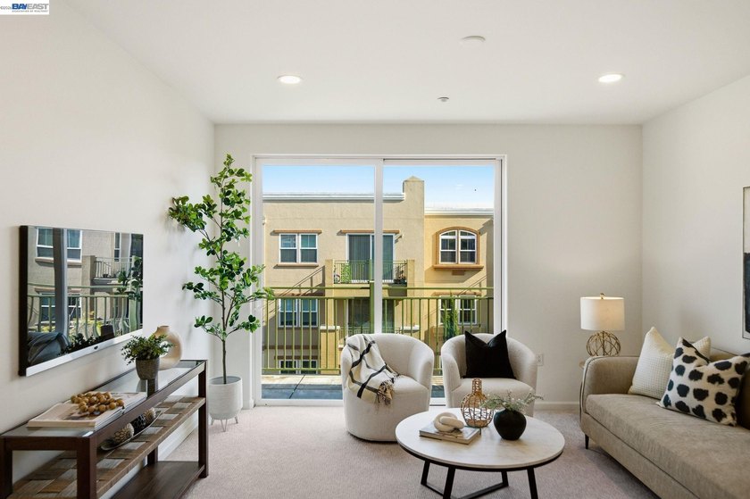 Set within Fremont's sought-after, gated Montebello Warm Springs - Beach Condo for sale in Fremont, California on Beachhouse.com