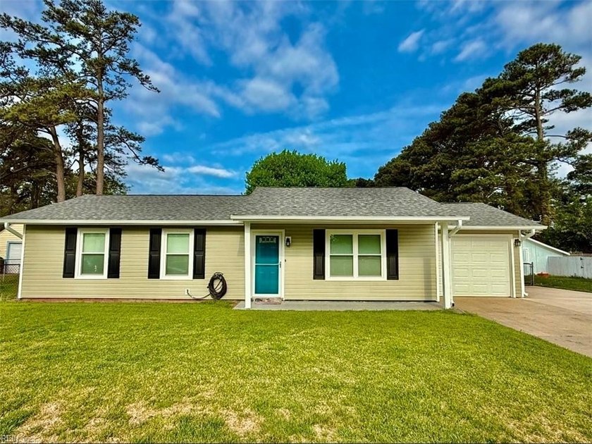 Well-maintained 3-bedroom, 2-bath home offering approximately 1 - Beach Home for sale in Portsmouth, Virginia on Beachhouse.com