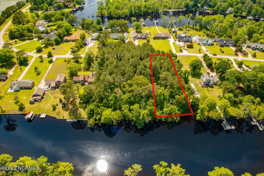 This .96 acre is an amazing opportunity to be on the water in - Beach Lot for sale in New Bern, North Carolina on Beachhouse.com