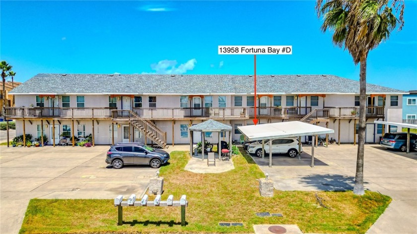 Come see this clean One bedroom, One bathroom Condo, On the - Beach Condo for sale in Corpus Christi, Texas on Beachhouse.com