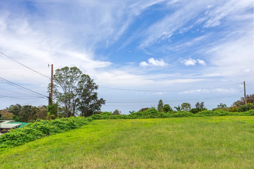 Build your island dream home on this exceptional 14,068 sq ft - Beach Lot for sale in Kailua Kona, Hawaii on Beachhouse.com
