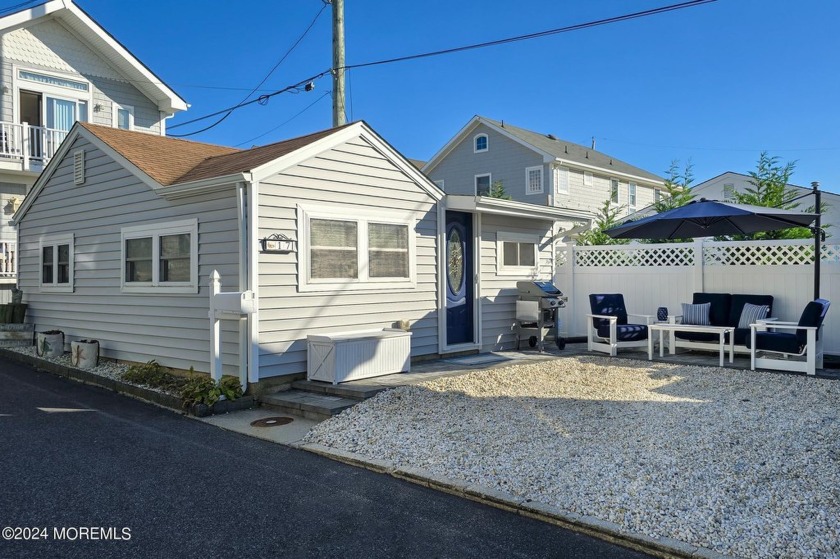 The perfect Ocean Beach cottage... Just 300 Feet from the beach - Beach Home for sale in Lavallette, New Jersey on Beachhouse.com