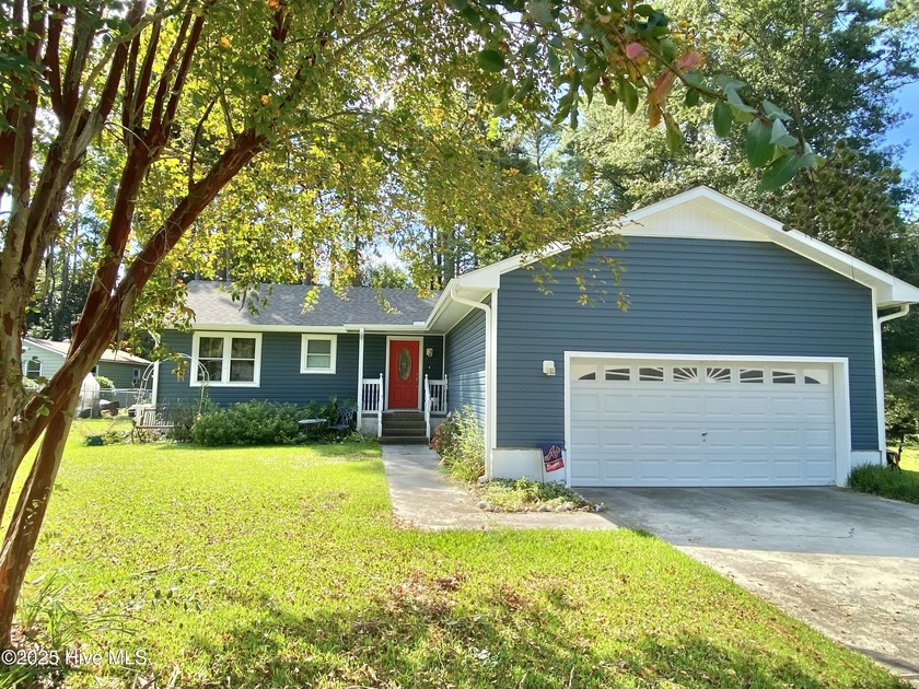 Motivated Seller !!! This Cute 3 Bedroom 2 full bath home maybe - Beach Home for sale in Morehead City, North Carolina on Beachhouse.com