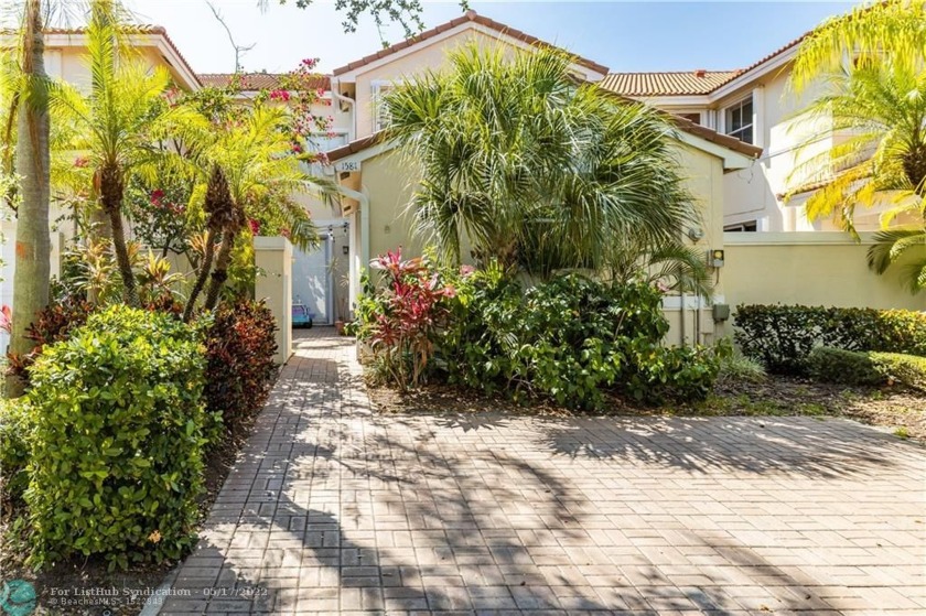 BEAUTIFUL 3/3 TOWNHOUSE IN WEST LAKE VIILAGE WHICH IS GATED 24/7 - Beach Townhome/Townhouse for sale in Hollywood, Florida on Beachhouse.com