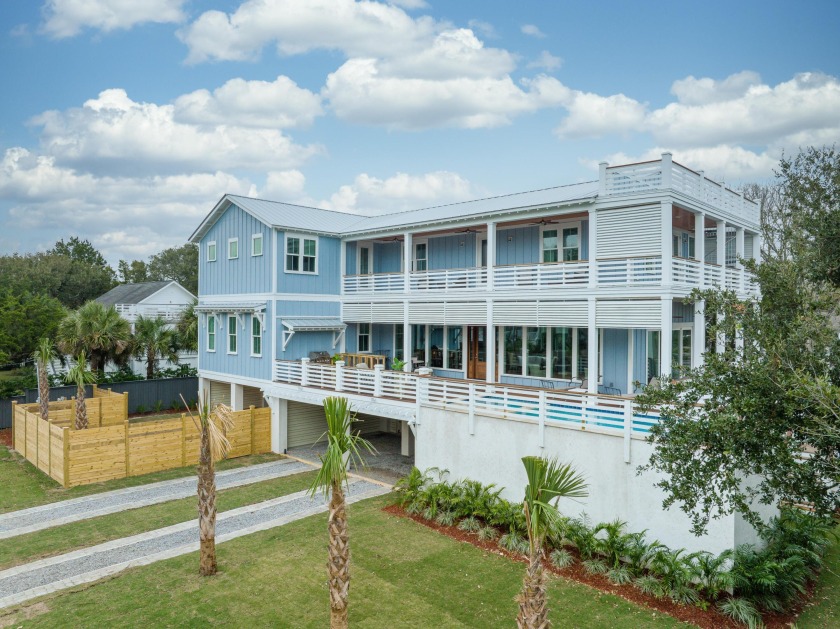 This six bedroom second row home is a must see for anyone - Beach Home for sale in Isle of Palms, South Carolina on Beachhouse.com