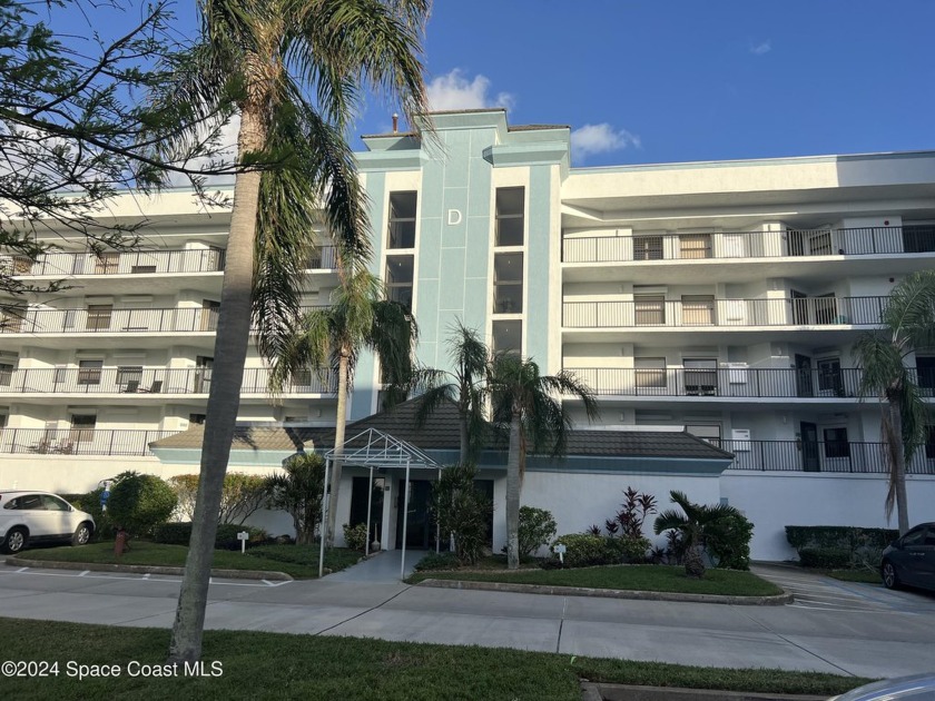 This beautiful Rock Pointe condo is ready for you to move in - Beach Condo for sale in Cocoa Beach, Florida on Beachhouse.com