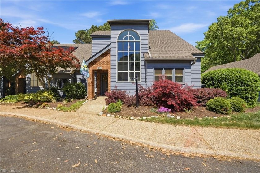 Welcome to a beautifully positioned end-unit townhome in the - Beach Townhome/Townhouse for sale in Williamsburg, Virginia on Beachhouse.com