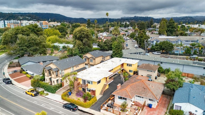 NEW PRICE! Assumable Loan at 3.25% for next 2.5 years - Beach Commercial for sale in Santa Cruz, California on Beachhouse.com