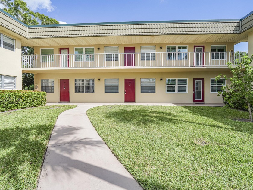 Spacious first floor condominium  in vibrant 55+ community- - Beach Condo for sale in Vero Beach, Florida on Beachhouse.com