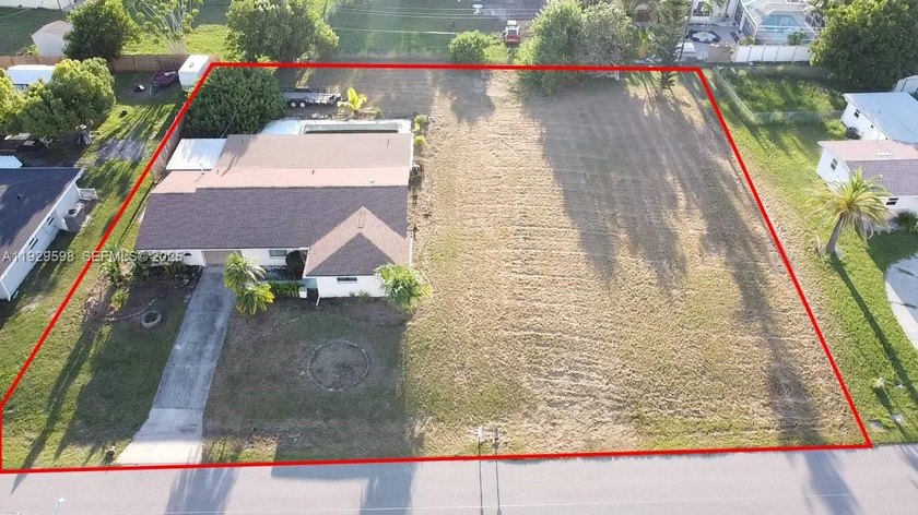 Here is an excellent, handyman-friendly opportunity to acquire a - Beach Home for sale in Port Charlotte, Florida on Beachhouse.com