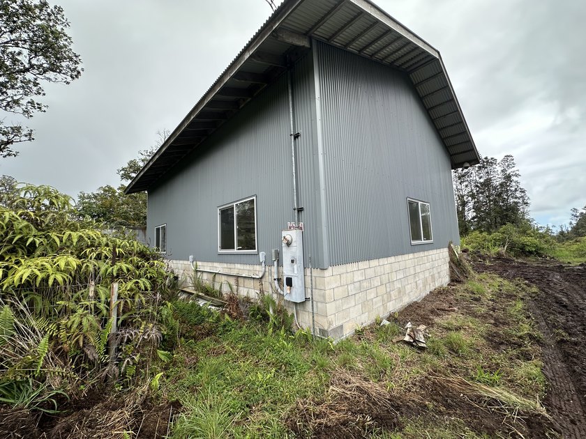Large fully permitted workshop situated on 2 acres with plenty - Beach Home for sale in Mountain View, Hawaii on Beachhouse.com