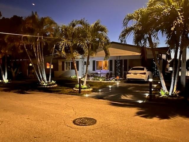 Executives Home! Highly desirable community, excellent location! - Beach Home for sale in Tamarac, Florida on Beachhouse.com