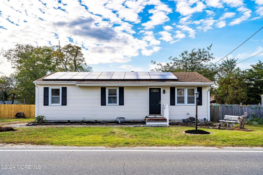 Welcome to Beachwood!   This delightful three- bedroom - Beach Home for sale in Beachwood, New Jersey on Beachhouse.com