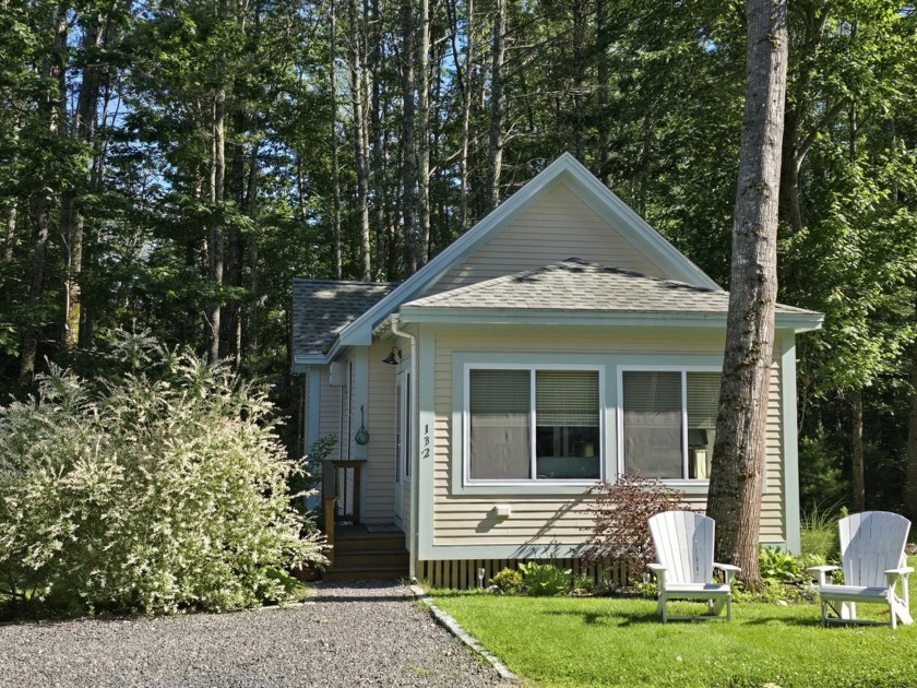 Model perfect with lots of upgrades !! Sod Lawn, crushed stone - Beach Condo for sale in Wells, Maine on Beachhouse.com