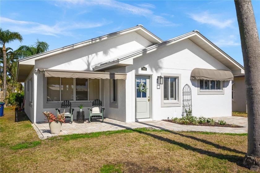 Under contract-accepting backup offers. For those drawn to the - Beach Home for sale in Redington Shores, Florida on Beachhouse.com
