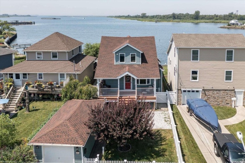 Waterfront Living at Its Finest!  Welcome to your dream home! - Beach Home for sale in Lawrence, New York on Beachhouse.com