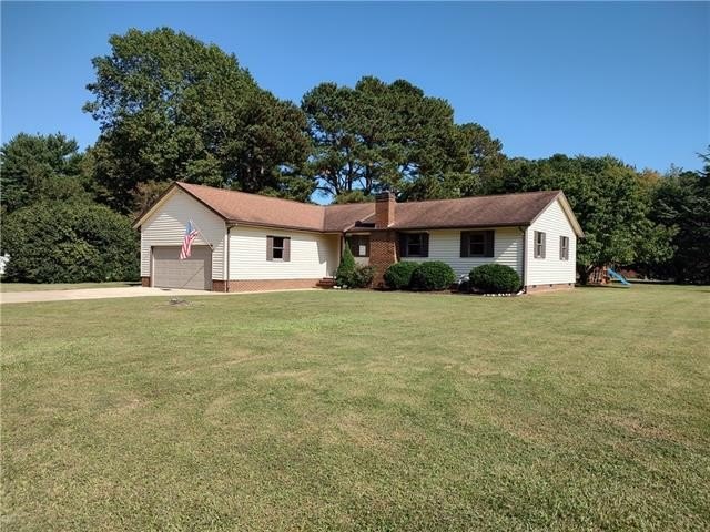 WELL MAINTAINED WATER/BEACH ACCESS HOME! BOAT SLIP AT THE - Beach Home for sale in Cobbs Creek, Virginia on Beachhouse.com