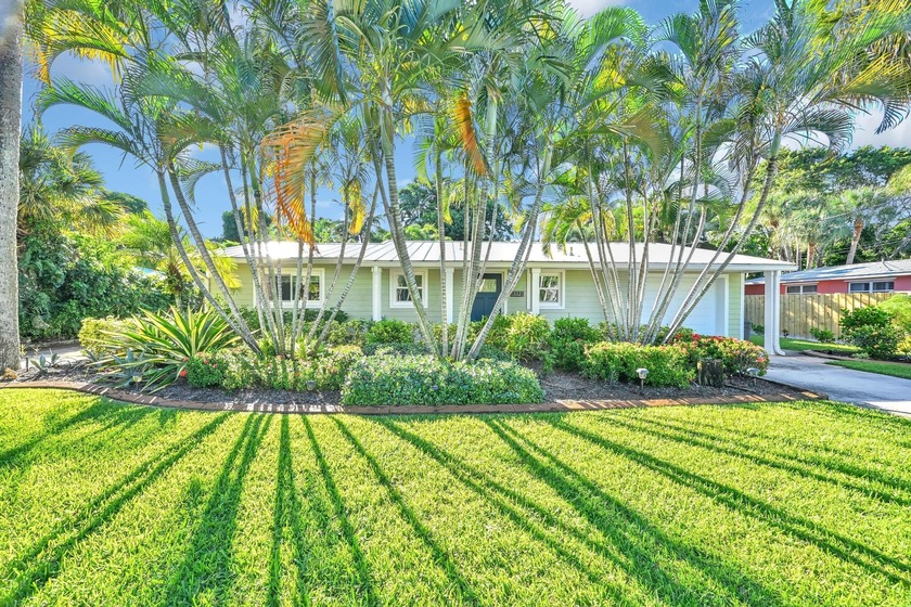 Welcome to your private, lush tropical paradise!Nestled in the - Beach Home for sale in Stuart, Florida on Beachhouse.com