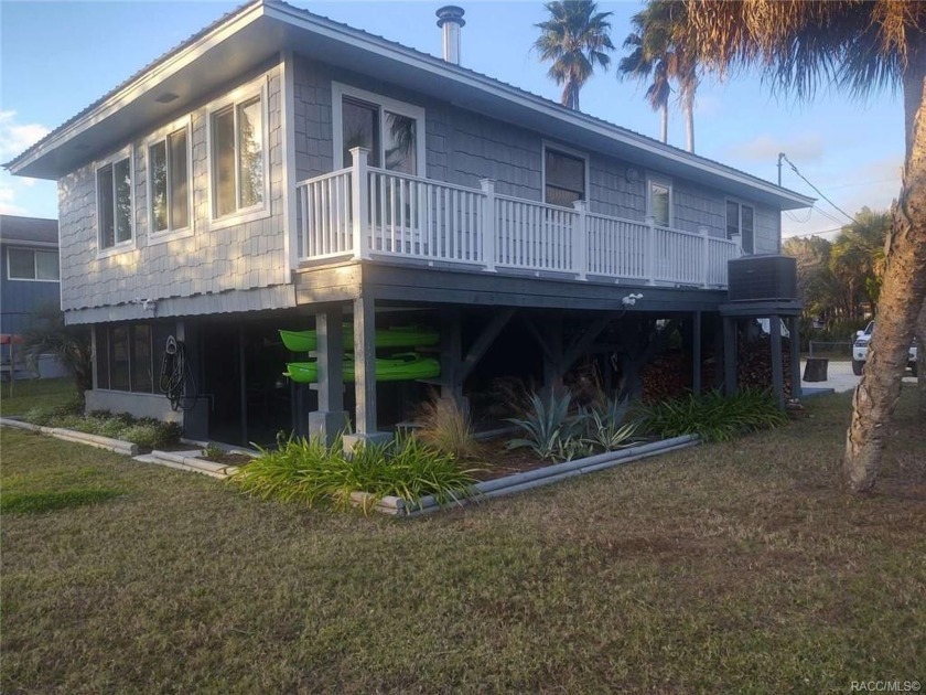 RARE OPPORTUNTY! Fully furnished beautiful waterfront stilt home - Beach Home for sale in Crystal River, Florida on Beachhouse.com