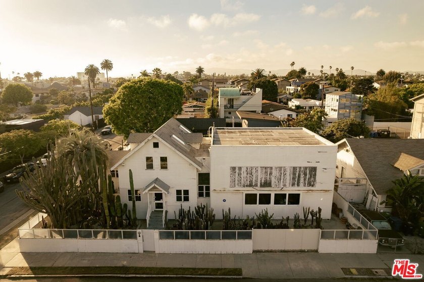 Located in one of Venice's most vibrant enclaves, this unique - Beach Home for sale in Venice, California on Beachhouse.com