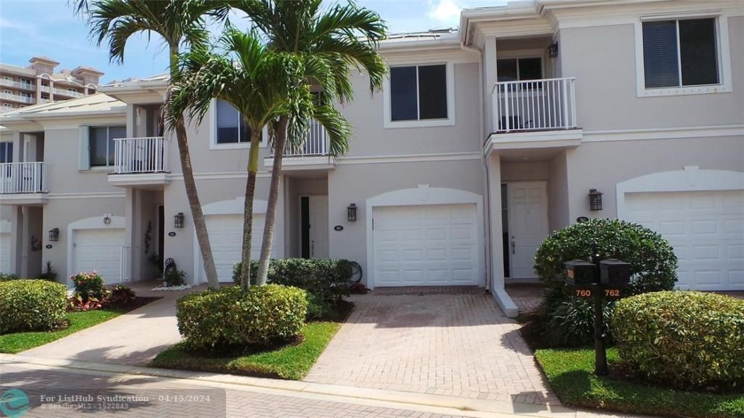 ONLY STEPS TO JUNO BEACH,  THIS GATED  TOWNHOUSE COMMUNITY IS - Beach Townhome/Townhouse for sale in Juno Beach, Florida on Beachhouse.com