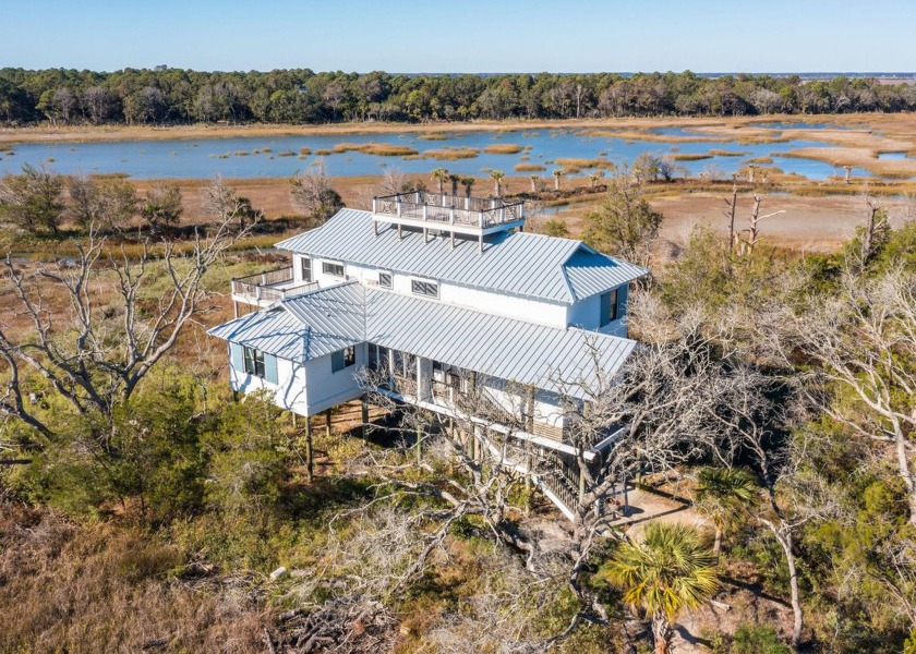 Uncover the potential of 422 Pelican Flight Drive, a - Beach Home for sale in Dewees Island, South Carolina on Beachhouse.com