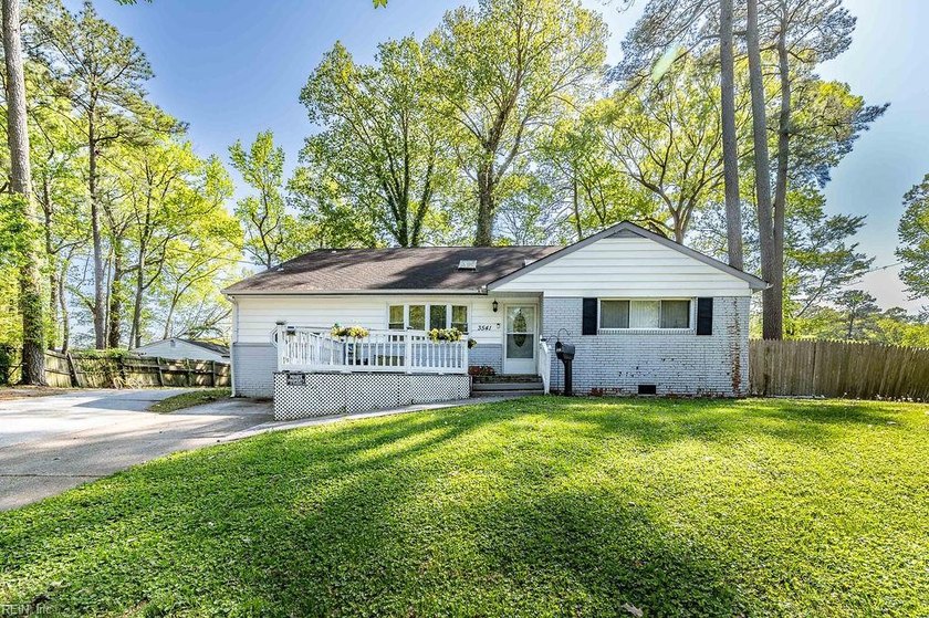 Spacious tri-level home in a convenient Virginia Beach location - Beach Home for sale in Virginia Beach, Virginia on Beachhouse.com