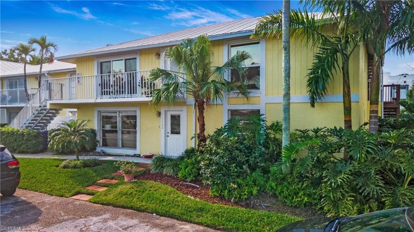 This light and bright south-facing waterfront condominium in - Beach Condo for sale in Naples, Florida on Beachhouse.com