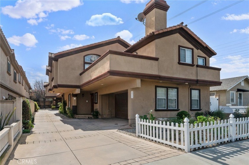 Welcome to 2512 Gates Ave, Unit C, in beautiful Redondo Beach! - Beach Townhome/Townhouse for sale in Redondo Beach, California on Beachhouse.com