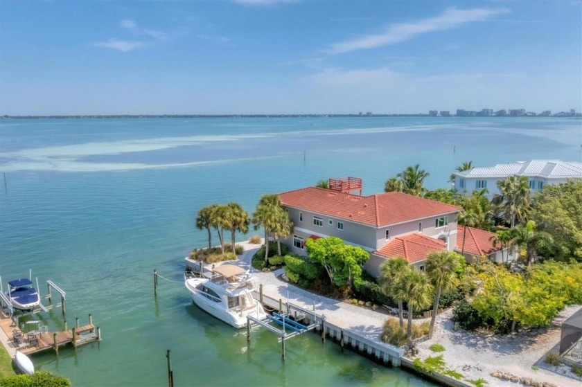 Welcome to your exclusive waterfront retreat, a resilient haven - Beach Home for sale in Longboat Key, Florida on Beachhouse.com