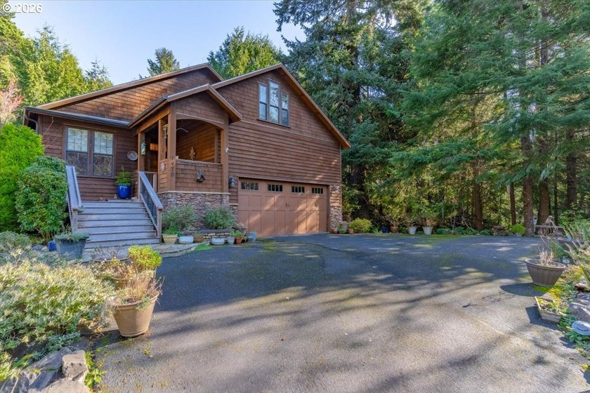 Custom quality-built home in the Award-Winning Little Whale Cove - Beach Home for sale in Depoe Bay, Oregon on Beachhouse.com