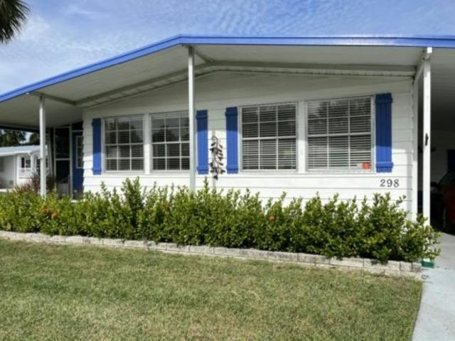 Newly redone two bedroom, two bathroom corner home with fabulous - Beach Home for sale in Vero Beach, Florida on Beachhouse.com