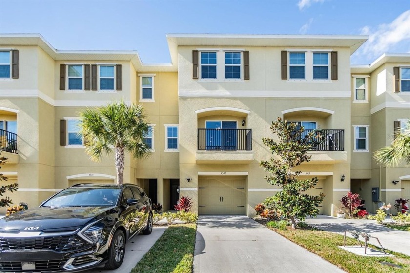 Welcome to this beautifully maintained 3-bedroom, 2.5 -bathroom - Beach Townhome/Townhouse for sale in New Port Richey, Florida on Beachhouse.com