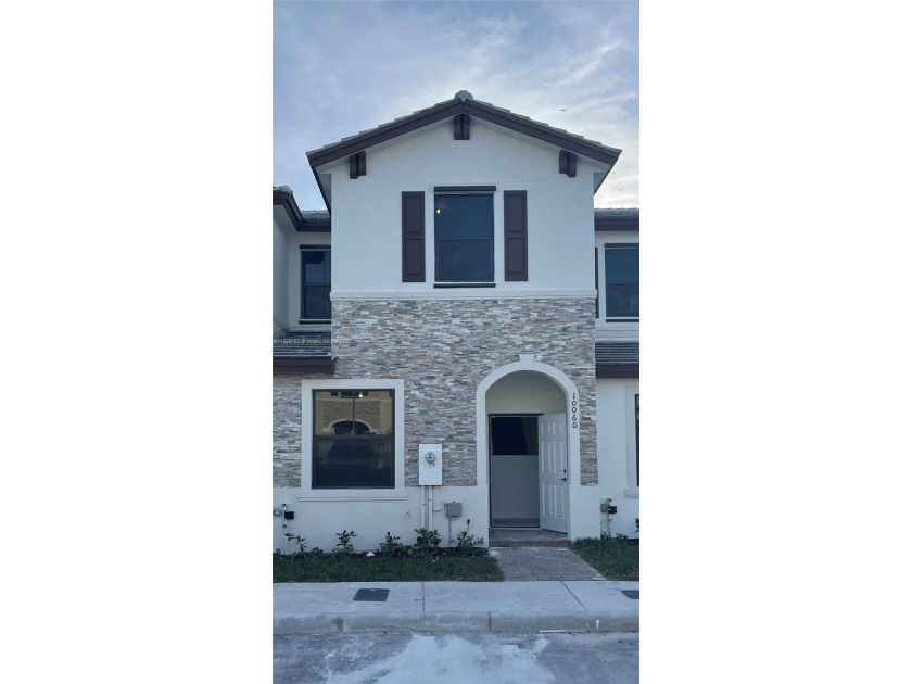 Brand new townhouse with spectacular lake view. Tiled throughout - Beach Townhome/Townhouse for sale in Cutler  Bay, Florida on Beachhouse.com