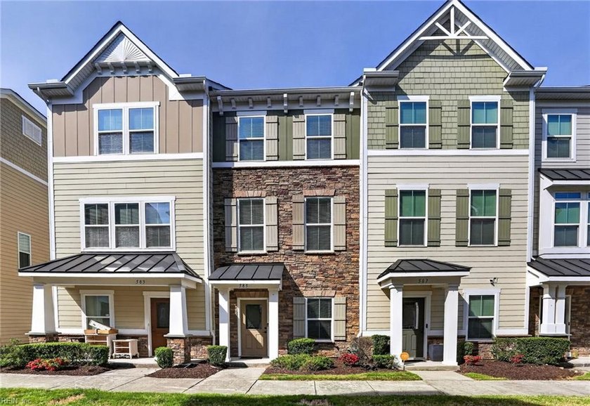 Welcome to this beautifully maintained 3-story condo in the - Beach Condo for sale in Chesapeake, Virginia on Beachhouse.com