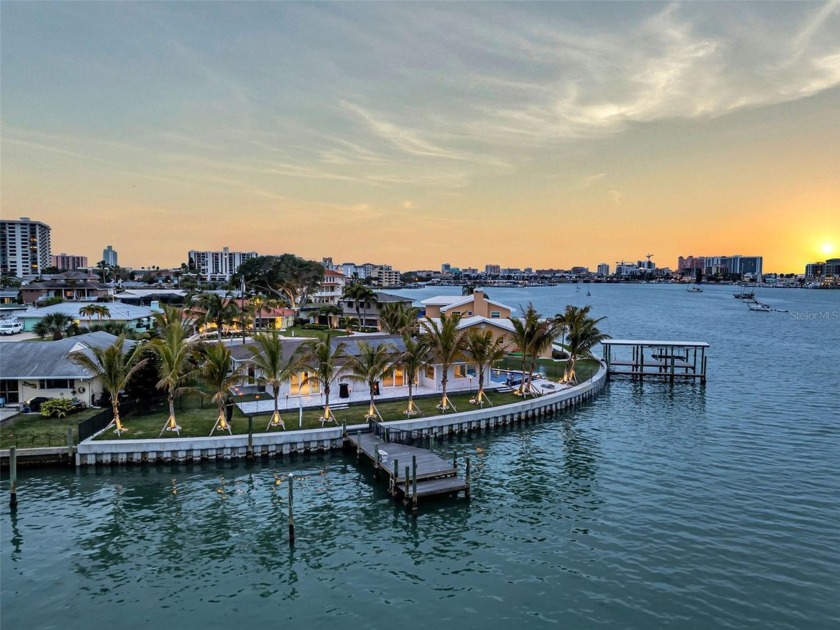 Motivated Seller, bring all offers! A captivating waterfront - Beach Home for sale in Clearwater, Florida on Beachhouse.com