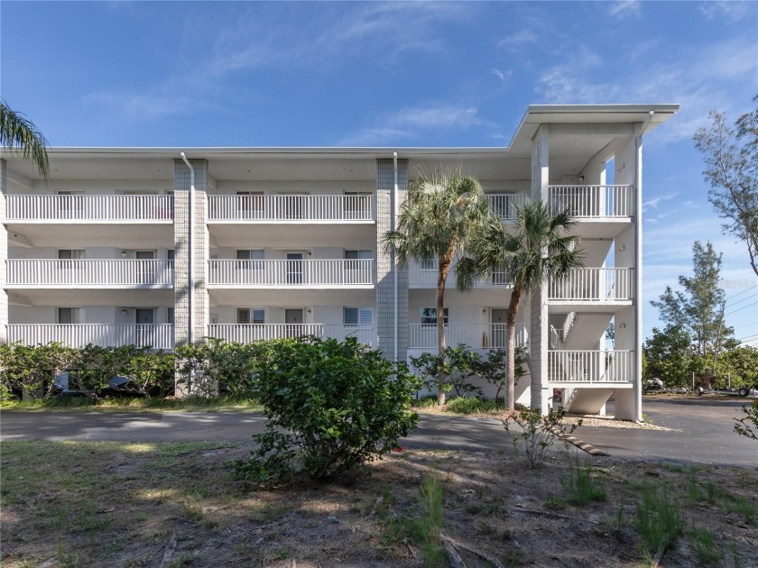 Attention Fishermen and boaters! Rarely Available End Unit! - Beach Condo for sale in Englewood, Florida on Beachhouse.com