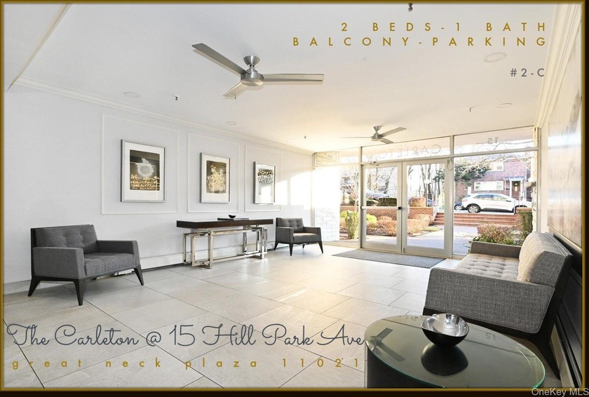 GREAT NECK PLAZA - Newly Refreshed! // Relax in the perfectly - Beach Home for sale in Great Neck, New York on Beachhouse.com