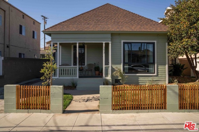 Character filled Victorian style bungalow blocks from the beach - Beach Home for sale in Long Beach, California on Beachhouse.com