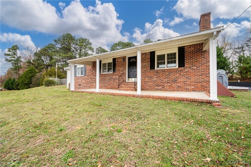 Welcome to 2100 Mount Landing Rd with 1436 sq ft and welcomes - Beach Home for sale in Tappahannock, Virginia on Beachhouse.com