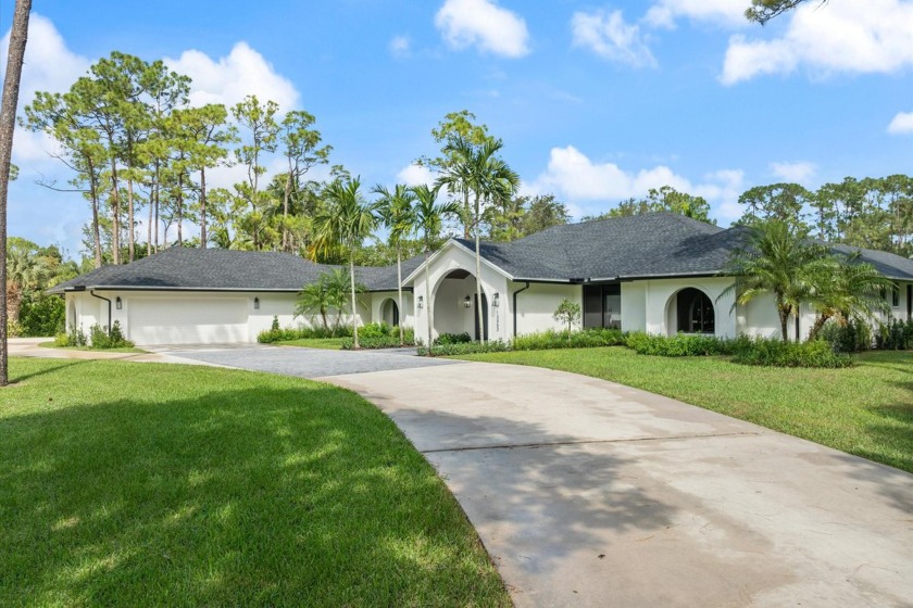 This stunningly renovated, expansive (5300+ square feet, 5BR/6 - Beach Home for sale in Wellington, Florida on Beachhouse.com