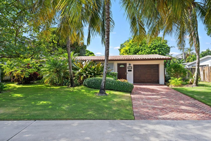 Here is your chance to own a piece of gold in the Golden - Beach Home for sale in Boca Raton, Florida on Beachhouse.com