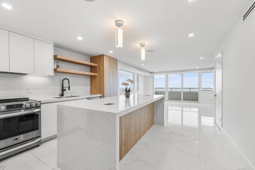 Welcome to your dream penthouse retreat! This completely updated - Beach Condo for sale in Fort Lauderdale, Florida on Beachhouse.com