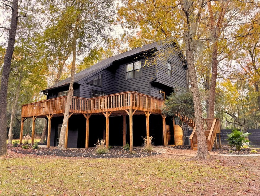 Rare opportunity to purchase this incredible property with so - Beach Home for sale in Hollywood, South Carolina on Beachhouse.com