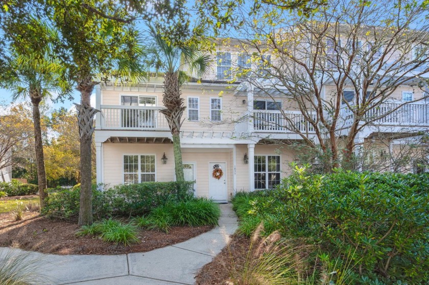 This end unit townhouse truly is Low Country living at its best! - Beach Home for sale in Johns Island, South Carolina on Beachhouse.com