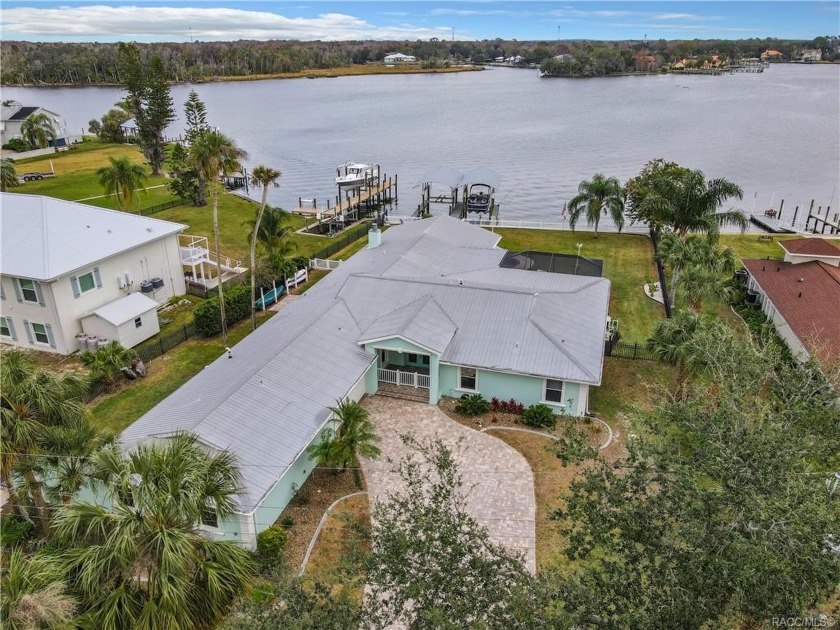 Luxurious Waterfront Living on Kings Bay- Boat included. Indulge - Beach Home for sale in Crystal River, Florida on Beachhouse.com