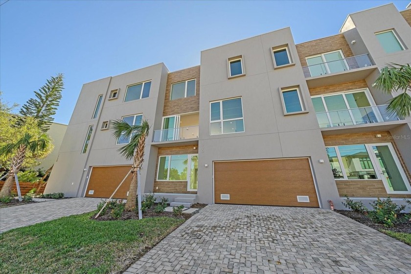 Discover Luxury Living at Laurel on the Water! Nestled within an - Beach Townhome/Townhouse for sale in Sarasota, Florida on Beachhouse.com