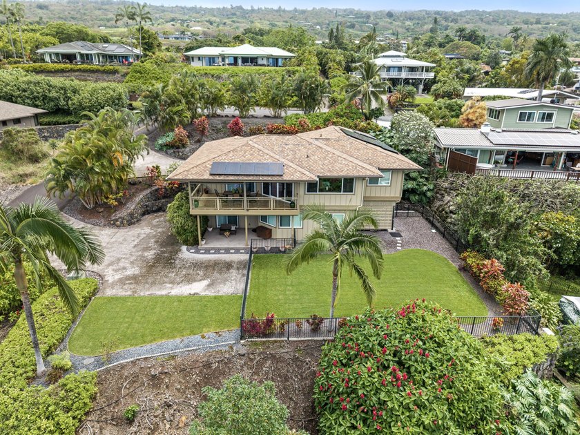 Perched at a comfortable elevation overlooking panoramic ocean - Beach Home for sale in Kailua Kona, Hawaii on Beachhouse.com