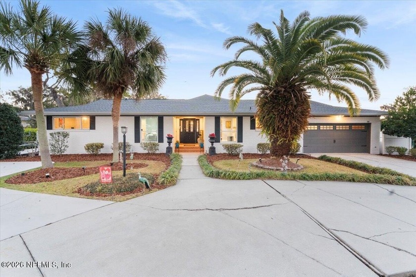 An extraordinary riverfront estate offering the privacy, scale - Beach Home for sale in Fleming Island, Florida on Beachhouse.com